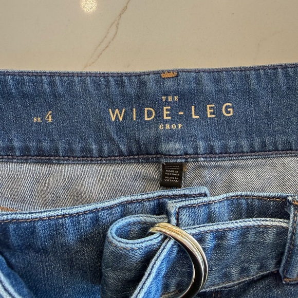 White House Black Market Blue Cropped Jeans with D-Ring Belt - Picture 6 of 7